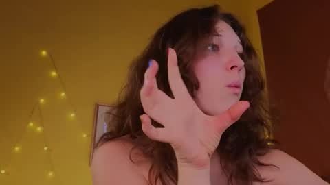 Lea online show from October 17, 5:50 pm