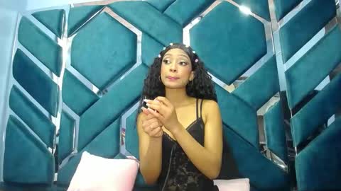 Snapshot of lea_sweetly chatting on October 21, 2:10 pm lea sewwtly online show from October 21, 2:10 pm