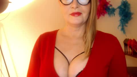 Snapshot of leadesire chatting on January 16, 6:06 pm LEA online show from January 16, 6:06 pm