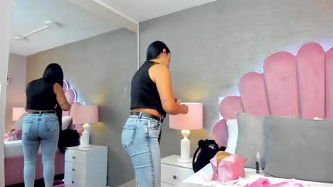 Leah Fontana online show from February 8, 12:17 pm