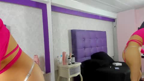 leamoreau__ online show from October 9, 12:43 pm