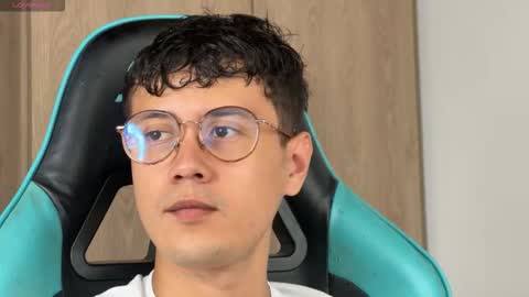 leaneseb online show from March 8, 6:45 pm