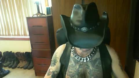 leathergreaser online show from November 30, 11:34 pm