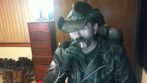 leathergreaser online show from June 1, 6:42 pm