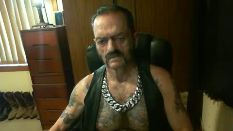 leathergreaser online show from February 4, 11:49 pm