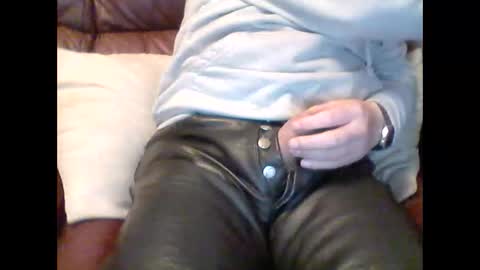 leatherpants68 online show from March 12, 10:24 pm