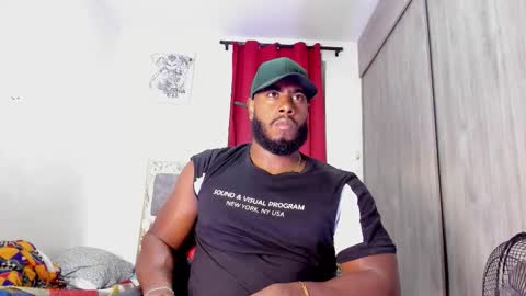 Snapshot of lebron_millionss chatting on October 15, 12:03 am lebron millionss online show from October 15, 12:03 am