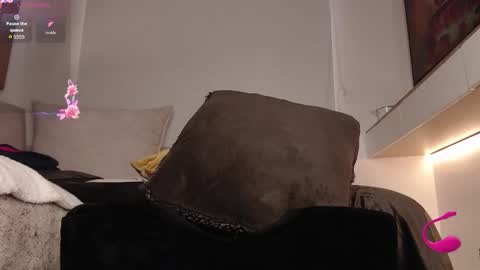 Esmeralda online show from February 4, 2:21 pm