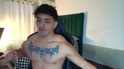  Lei  online show from December 18, 9:10 pm