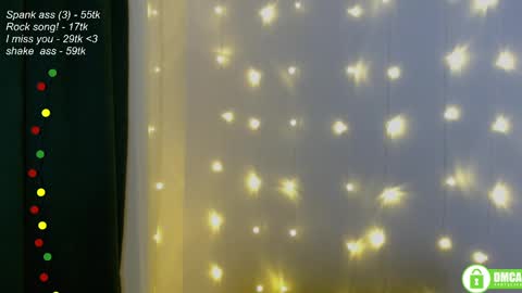 Snapshot of leia_bell chatting on January 25, 8:21 pm hey Im Leia and I love rock  online show from January 25, 8:21 pm