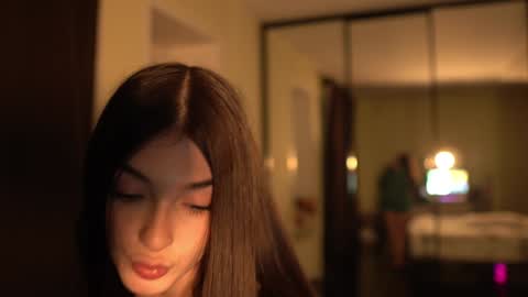 Leila online show from December 16, 2:38 pm