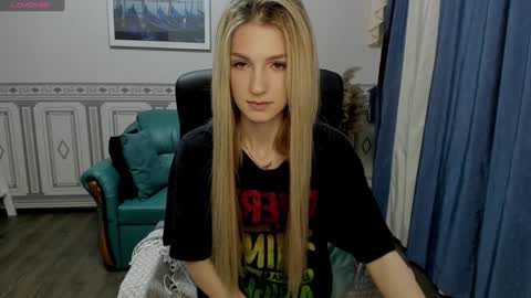 Leila Morriss online show from December 2, 6:57 am