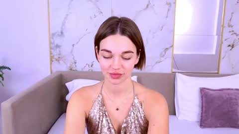 LeilaLawson online show from February 6, 10:58 am