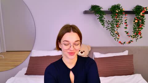 LeilaLawson online show from February 7, 7:50 am