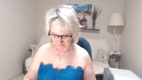 Leila Kinky online show from April 1, 7:53 am