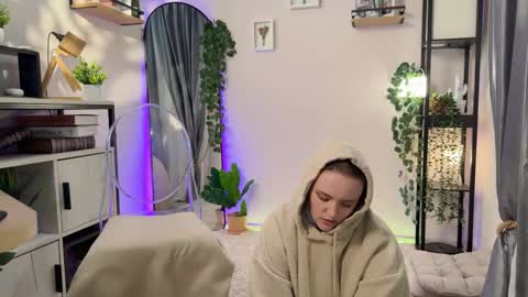Snapshot of lela_ryan chatting on February 15, 2:58 am Lela online show from February 15, 2:58 am