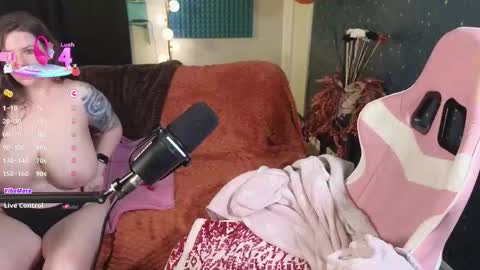 Junie 3 online show from November 24, 11:25 pm