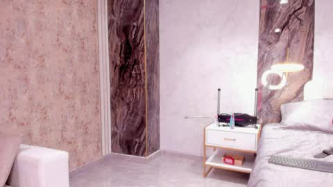 Lenathompson online show from April 5, 8:11 am