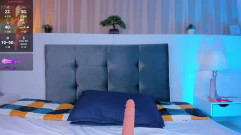 Snapshot of leo_savage_ chatting on September 24, 4:30 am Leo online show from September 24, 4:30 am