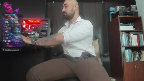 Leon online show from November 5, 3:58 pm