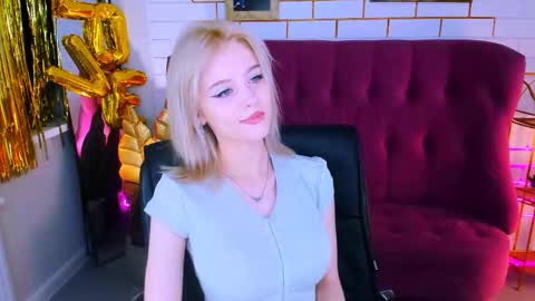 leonastone online show from September 12, 5:04 pm