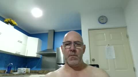 leonew71 online show from October 5, 9:00 pm