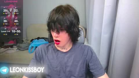leonkissboy online show from April 13, 10:03 pm