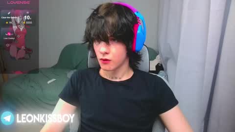 leonkissboy online show from April 15, 4:05 am