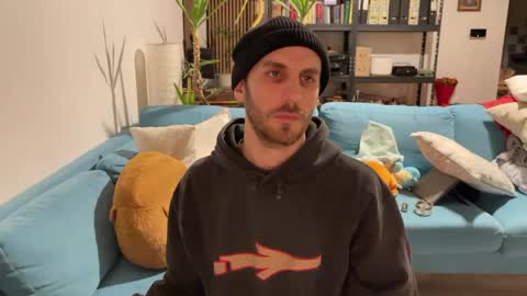 Leon online show from February 1, 8:58 pm