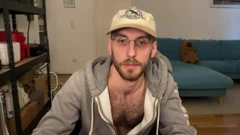 Leon online show from March 10, 4:11 pm