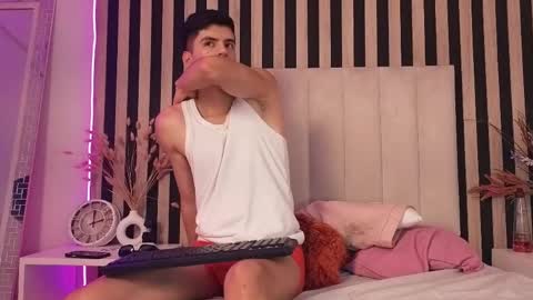 leotease online show from May 6, 7:20 pm