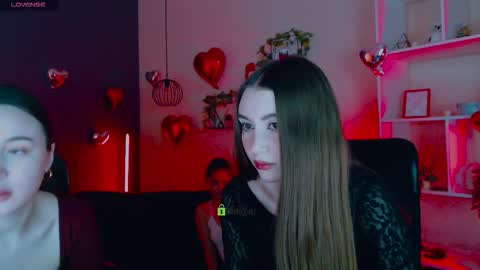 leslie_bird online show from February 19, 9:03 pm