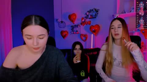 leslie_bird online show from February 24, 10:07 am