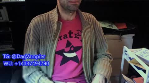 Vampiro Diurno online show from April 3, 6:37 pm