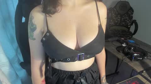 lestatdlion online show from January 7, 11:15 am