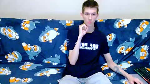 lester_broo online show from December 18, 9:32 pm