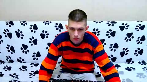 lester_broo online show from March 1, 11:42 pm