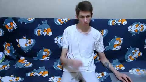 lester_broo online show from July 1, 9:12 pm