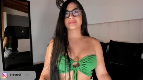 Snapshot of leticiaroldan chatting on October 2, 11:36 pm Leticia online show from October 2, 11:36 pm