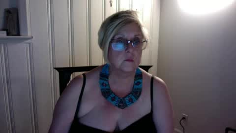 Kat Leandro online show from July 5, 4:30 am