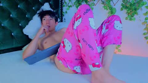 Levi  online show from December 19, 6:36 pm