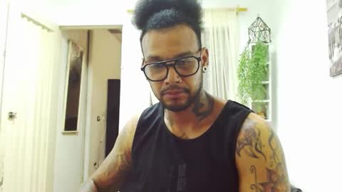 Lewis Strong online show from February 1, 6:40 pm