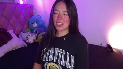 Lexie Thompson   8pm  0000am -5 online show from January 19, 2:10 am