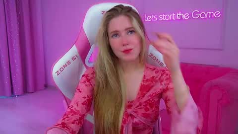 Lexi online show from June 9, 6:24 am