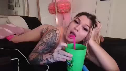 lexxiloulou online show from October 1, 3:38 am