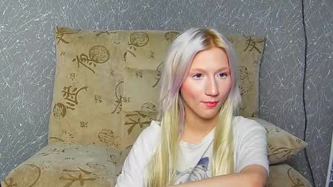 Snapshot of leyasaolee chatting on September 15, 9:11 am Leya online show from September 15, 9:11 am