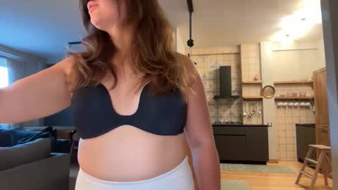 Leyla online show from September 15, 2:29 pm