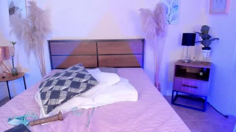 lia_adams17 online show from May 23, 7:48 am