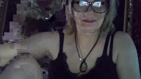 lia_raysss online show from July 5, 8:05 pm