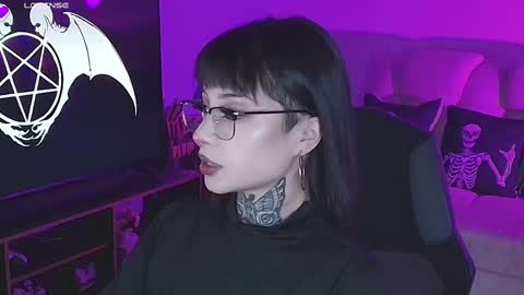 Liaa  online show from February 17, 9:54 pm